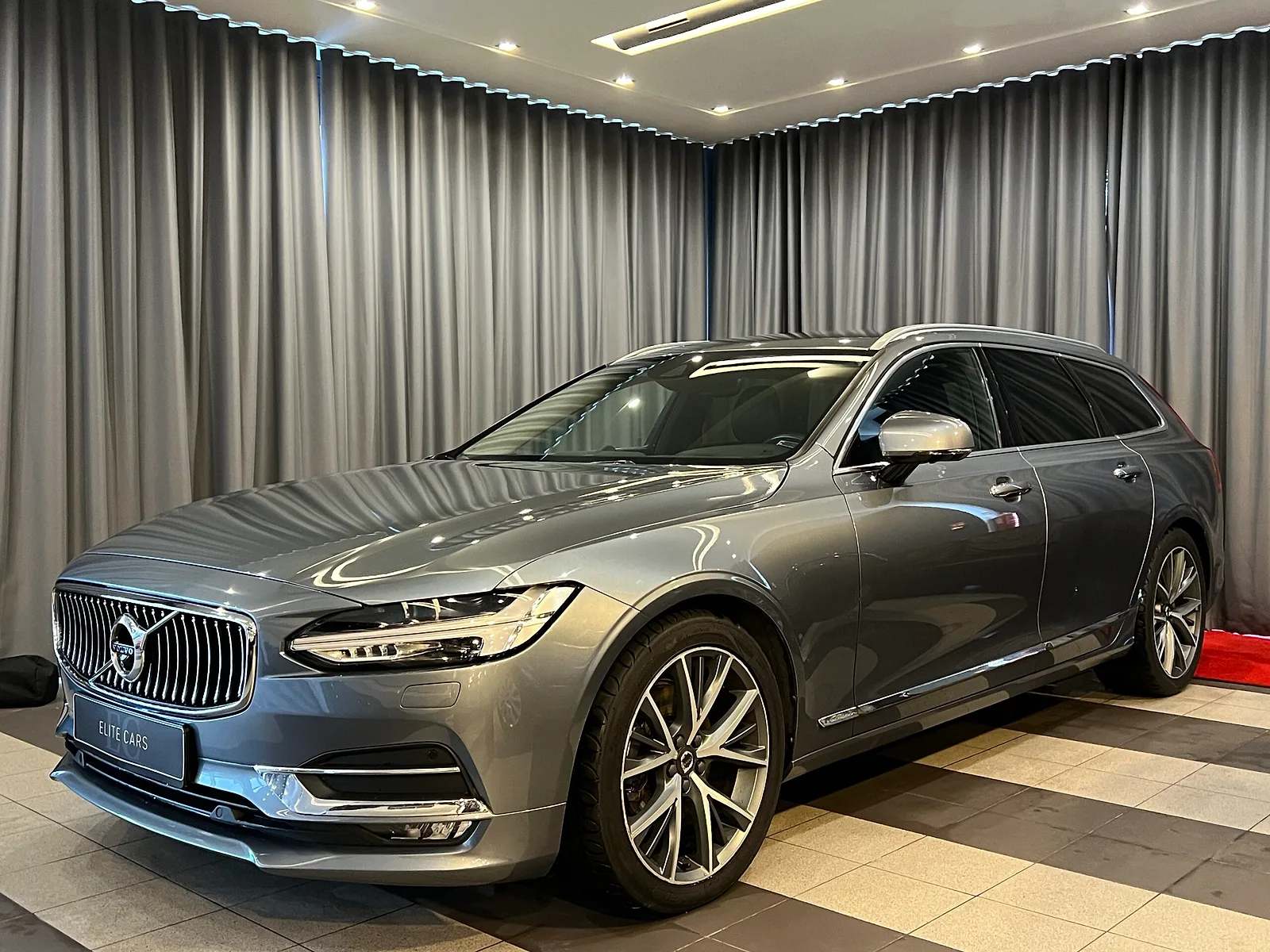 Volvo V90 D4 AWD, 2018. gads