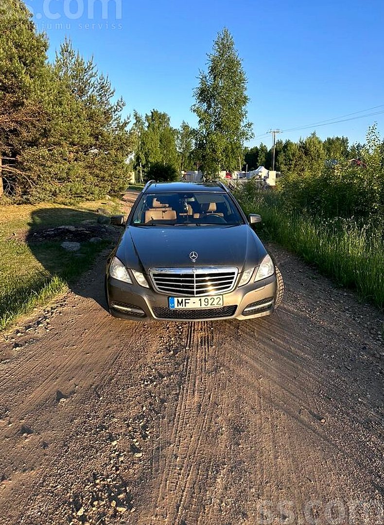 Mercedes-Benz E220 — foto 2