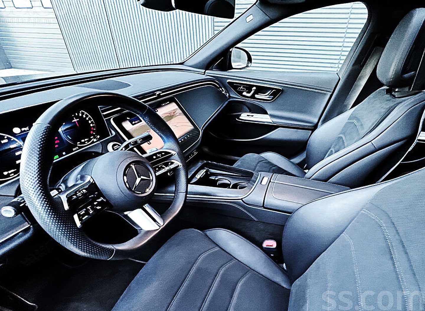 Mercedes-Benz E400 — foto 6