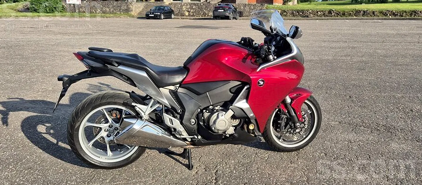 Honda Vfr1200Fd, 2010. gads