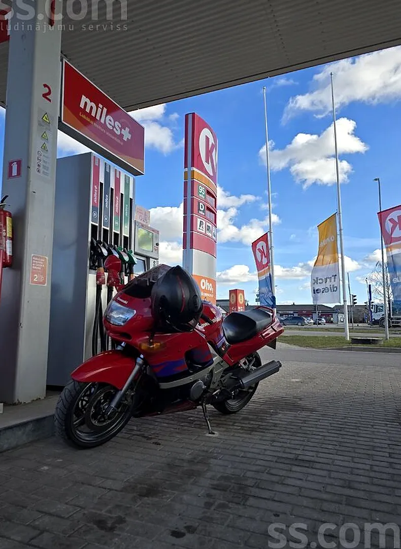Kawasaki Zzr600, 1995. gads