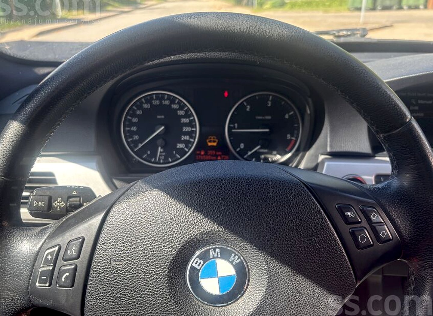 BMW 318 — foto 2